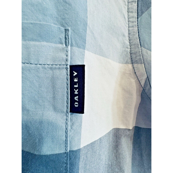 OAKLEY LIGHT BLUE/WHITE BUFFALO CHECK SHORT SLEEVE MEN'S SIZE XL - Picture 6 of 6